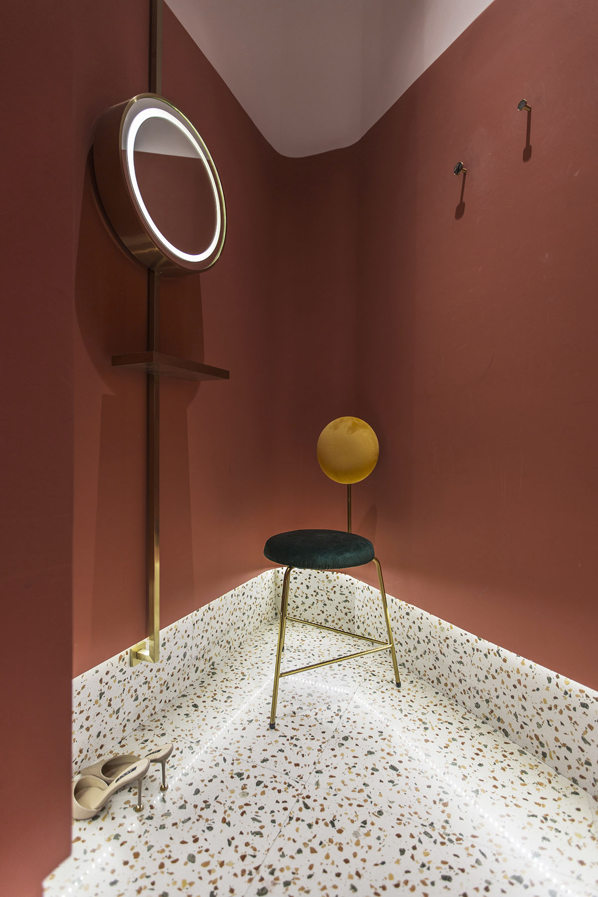 柏納德空間設計 ,女裝店設計,DOTACOKO女裝店,深圳網紅店設計,深圳女裝品牌店設計