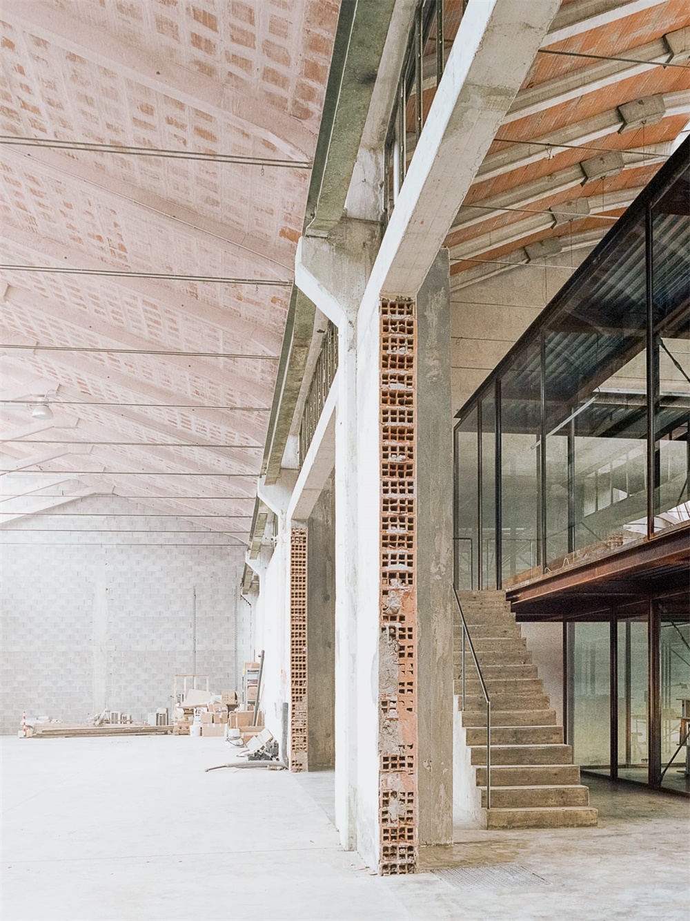 辦公空間，國外辦公室設計，工業風辦公室，廠房改造，建築改造