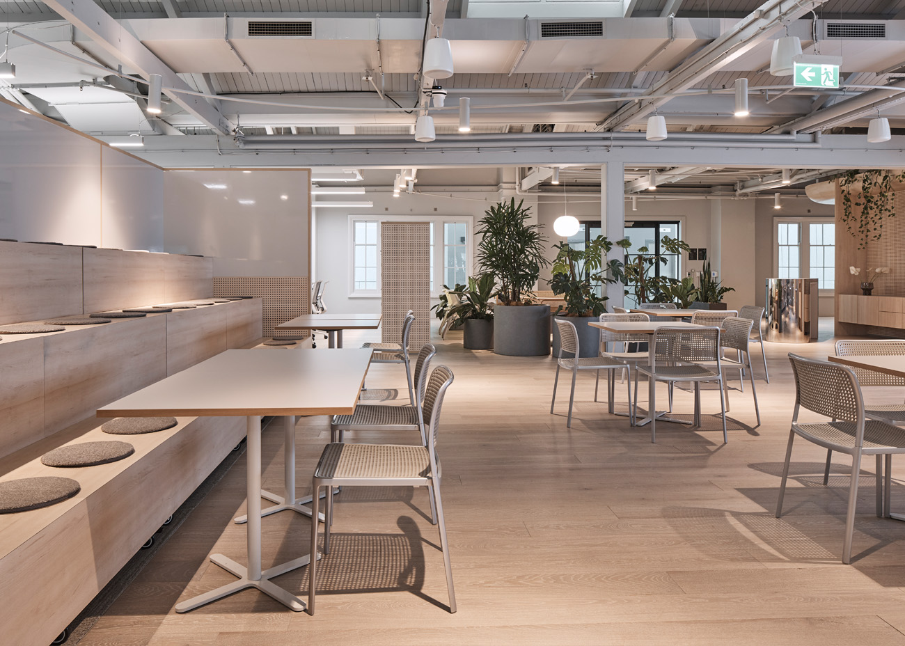 辦公空間,建築改造,通訊公司辦公室,集團辦公室