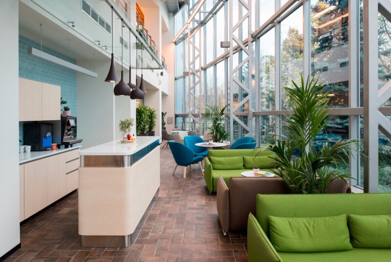 OFFCON | 莫斯科肯德基新辦公室