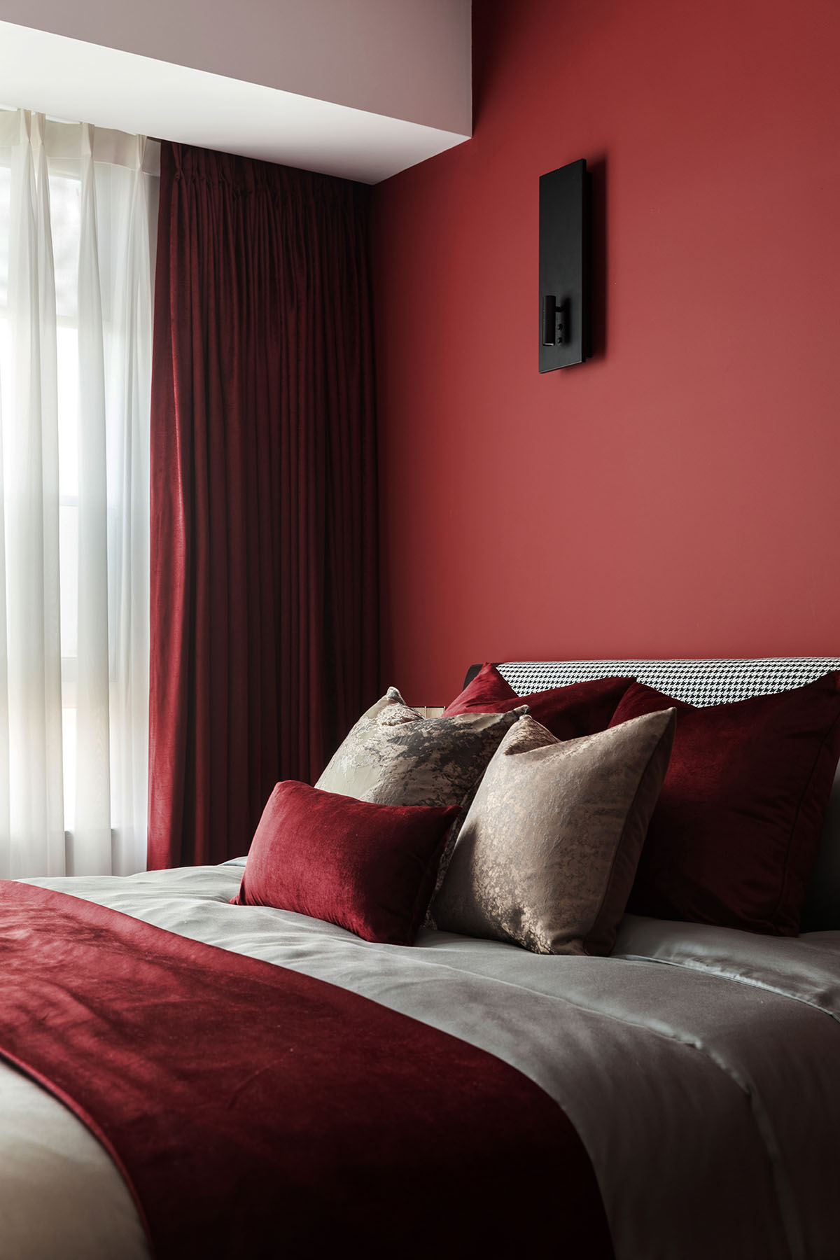 楝今 / 靜與揚的紅烈交織,成都住宅設計,成都軟裝設計,成都,黎秋辰