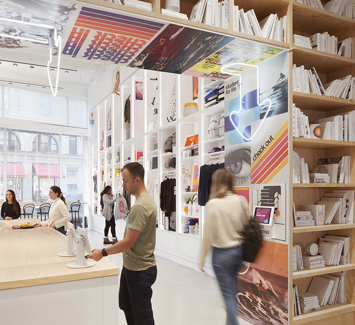 We Work,聯合辦公空間,We聯合辦公+零售空間,聯合辦公室設計,辦公室設計,We Company,零售空間