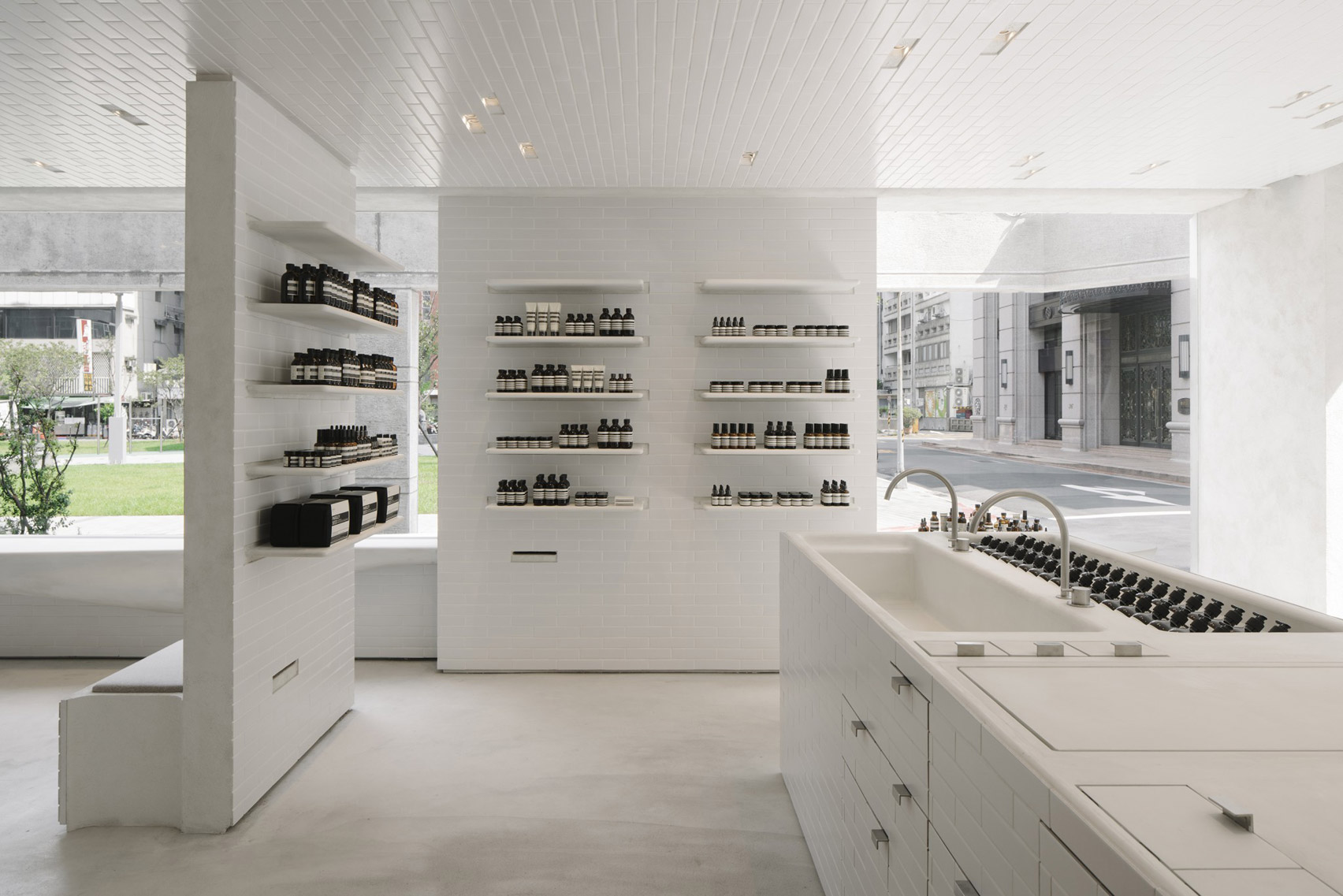 商業空間,零售空間,伊索Aesop,零售店設計,Mlkk Studio