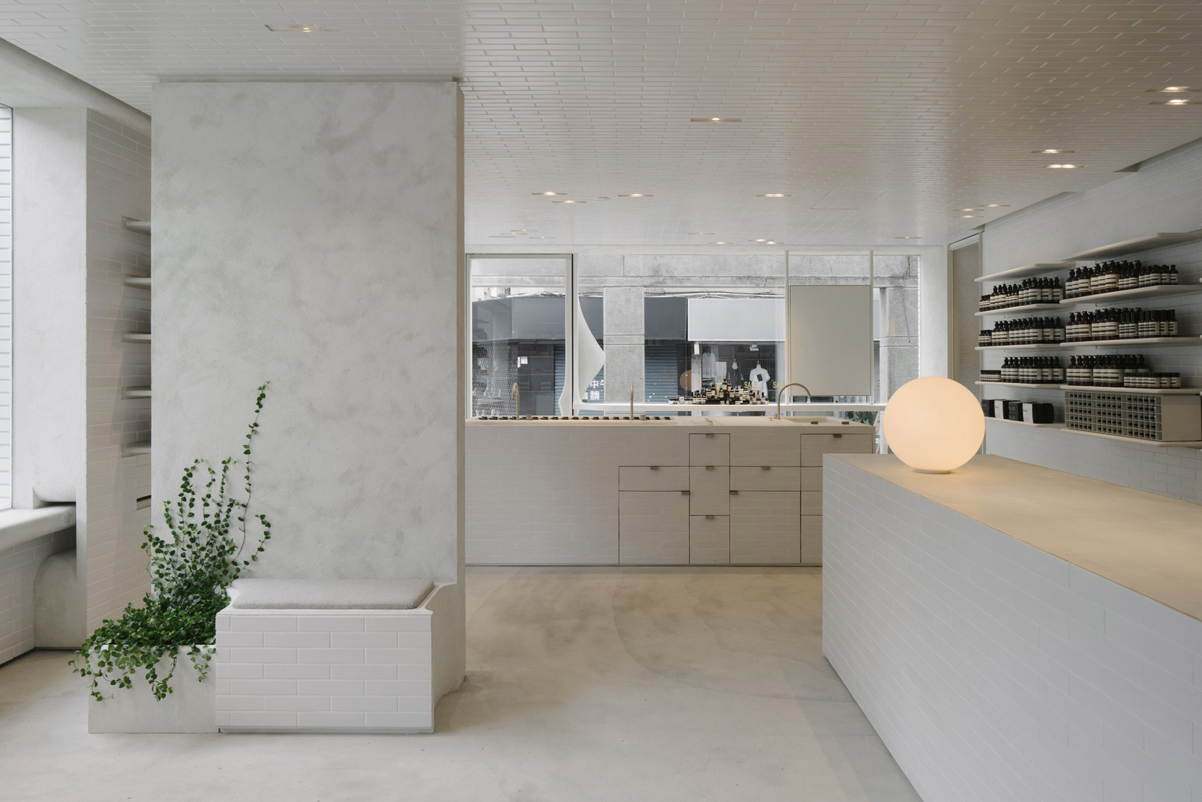 商業空間,零售空間,伊索Aesop,零售店設計,Mlkk Studio