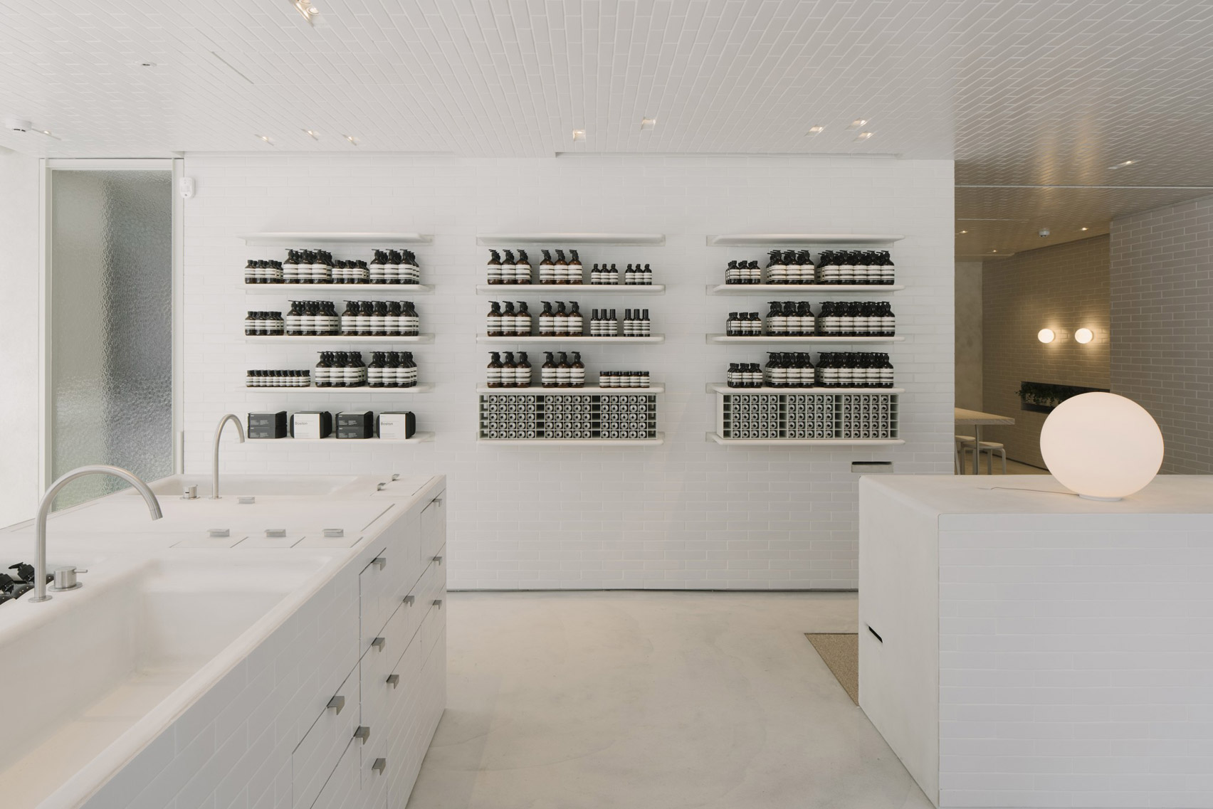 商業空間,零售空間,伊索Aesop,零售店設計,Mlkk Studio