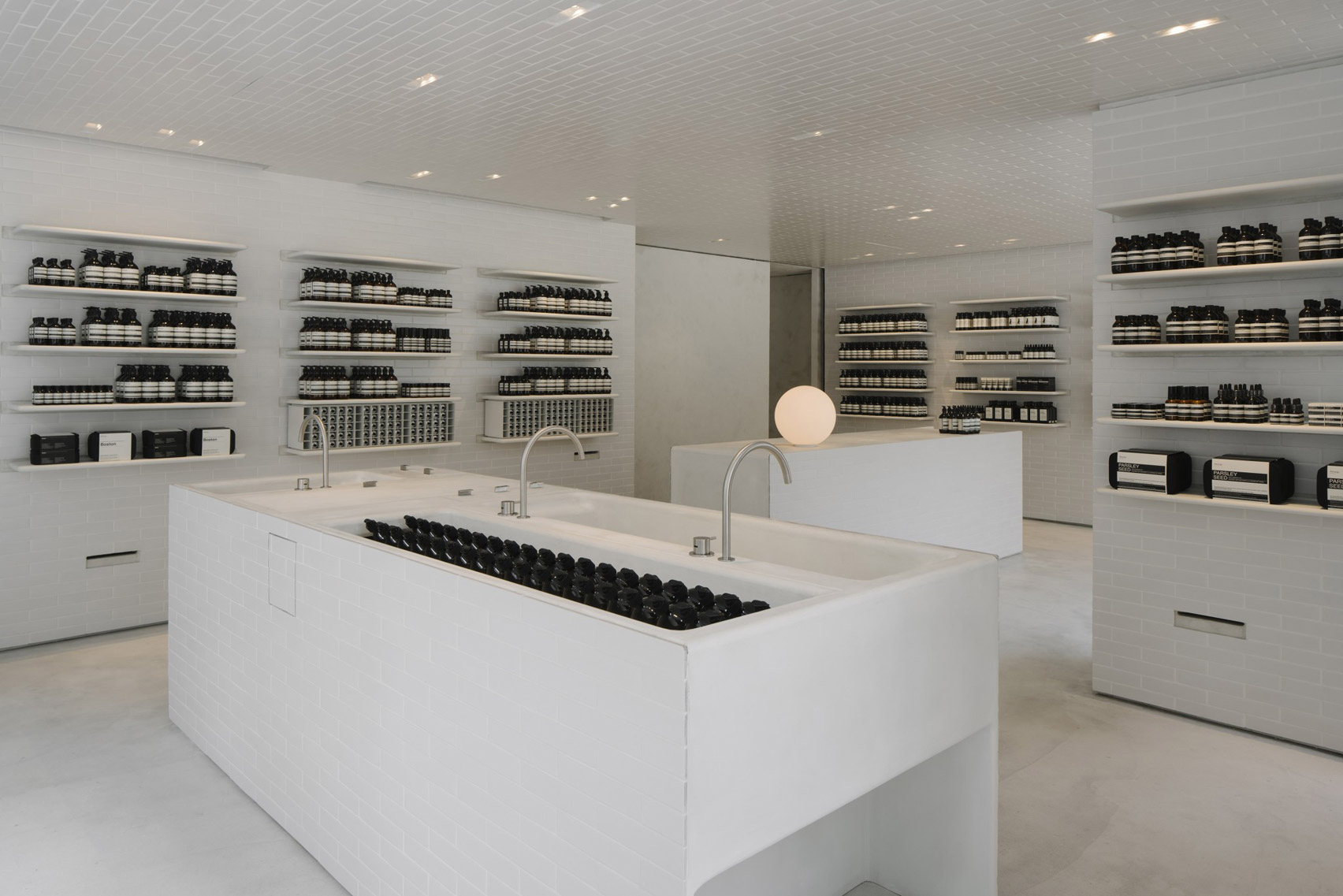 商業空間,零售空間,伊索Aesop,零售店設計,Mlkk Studio