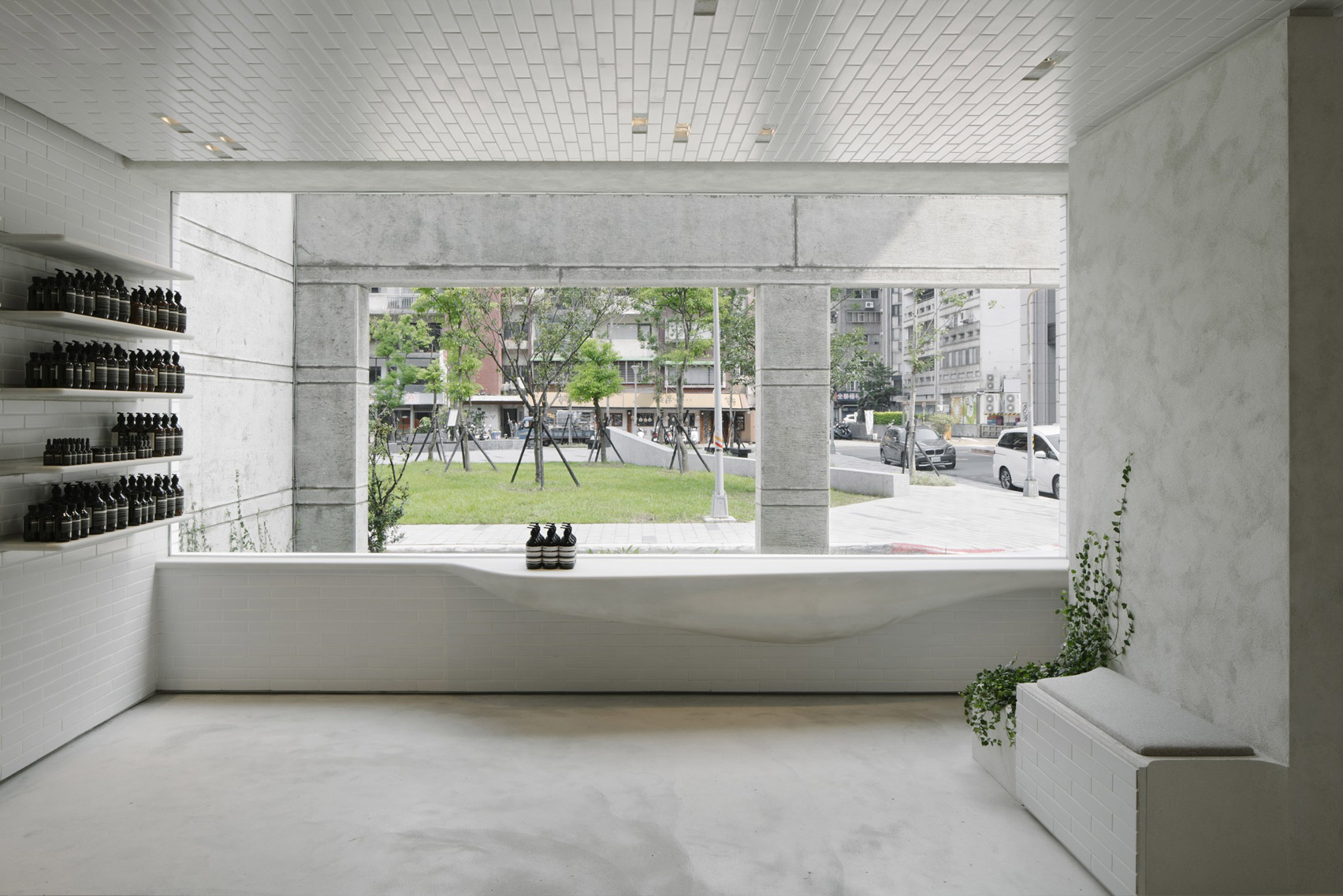 商業空間,零售空間,伊索Aesop,零售店設計,Mlkk Studio