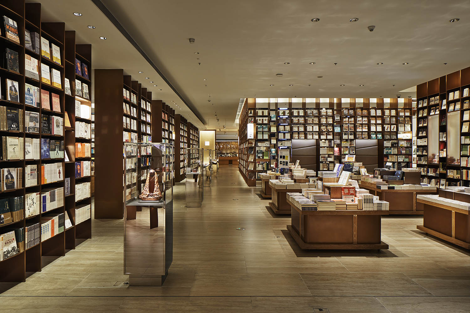 池貝知子/ ikg inc.，前簷，深圳前簷書店，深圳灣萬象城前簷書店，書店設計，項目投稿