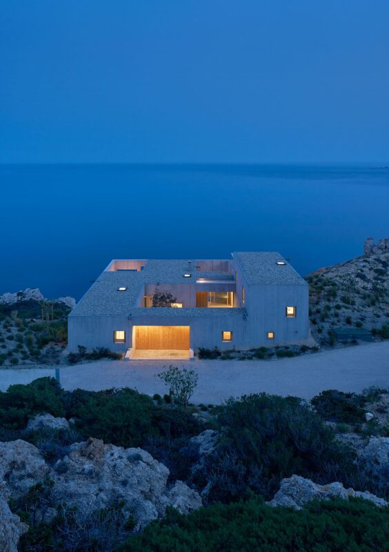 OOAK l 希臘卡爾帕索斯混凝土海景別墅