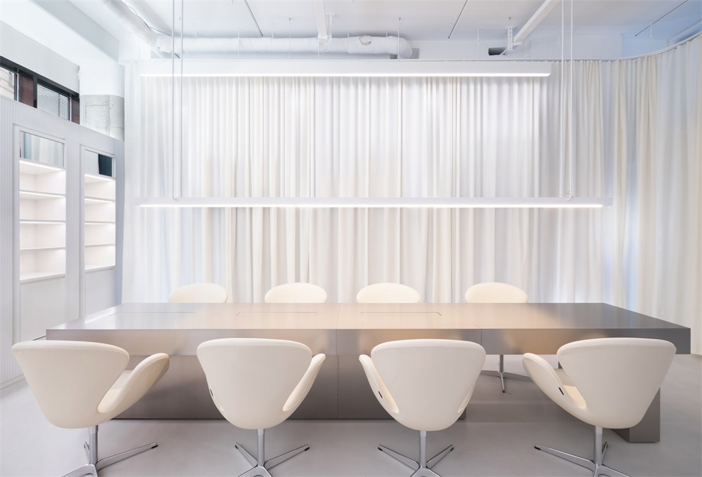 極簡主義，柏林，商業空間，“ins -worthy”美容院，改造設計，Batek Architekten