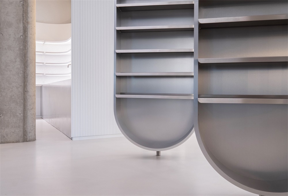 極簡主義，柏林，商業空間，“ins -worthy”美容院，改造設計，Batek Architekten