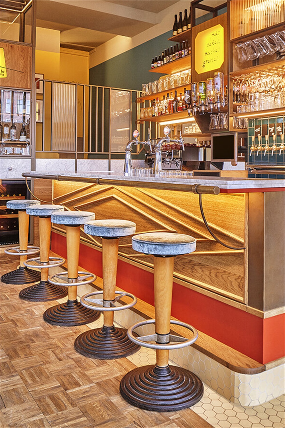 荷蘭阿姆斯特丹,La Cervecería酒館,餐飲空間,酒館改造設計,Studio Modijefsky,地域風情