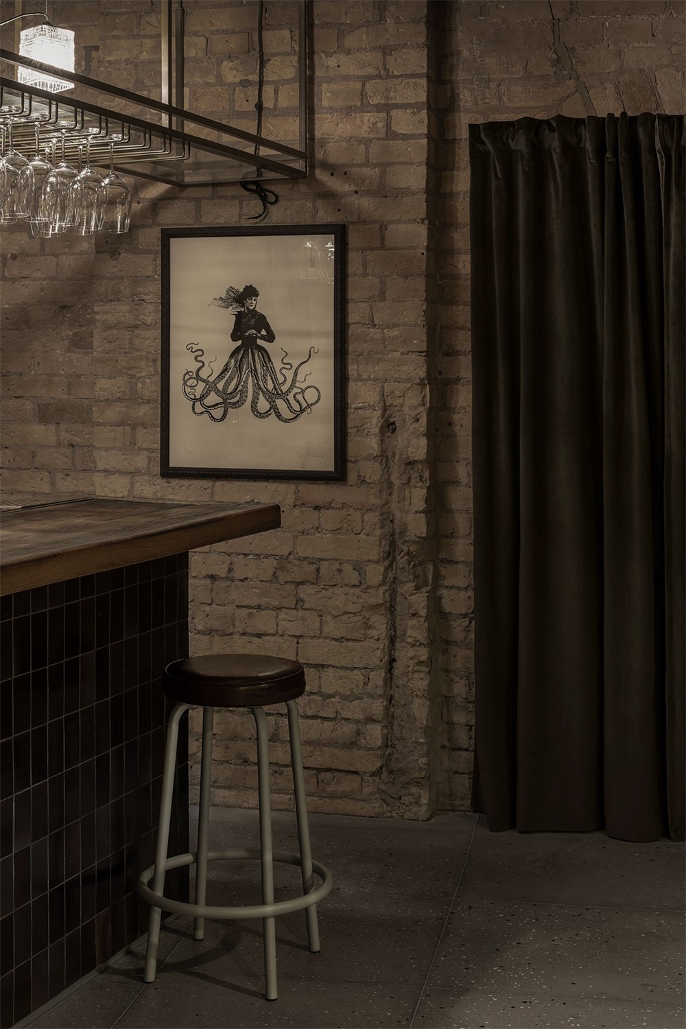 Balthazar地下酒吧,烏克蘭基輔,Rina Lovko,酒吧設計,餐飲空間,倉庫改造