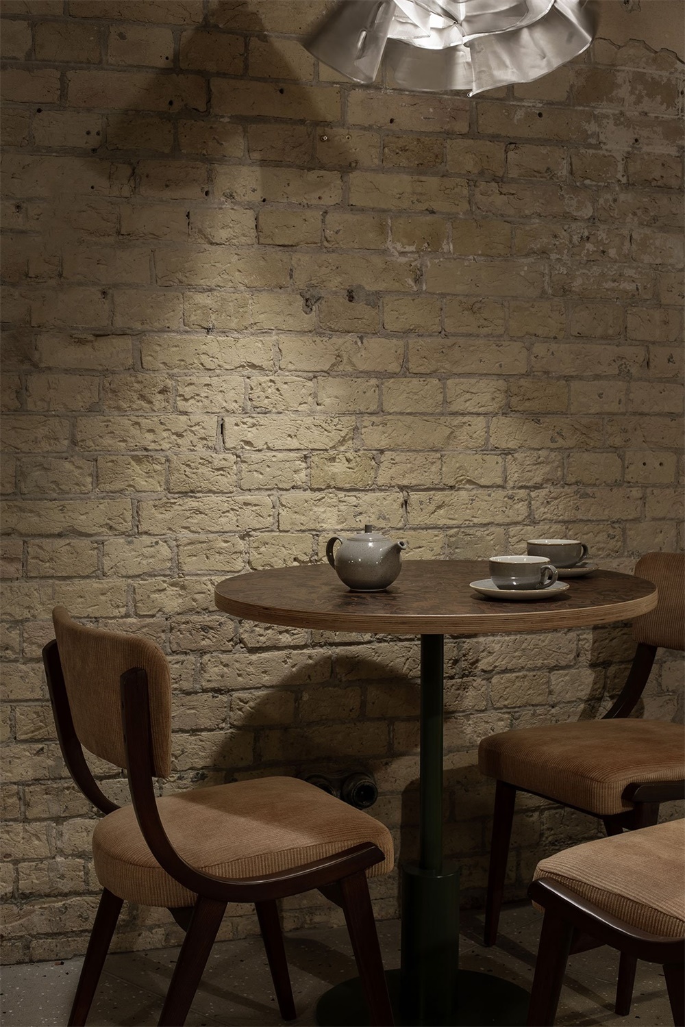 Balthazar地下酒吧,烏克蘭基輔,Rina Lovko,酒吧設計,餐飲空間,倉庫改造