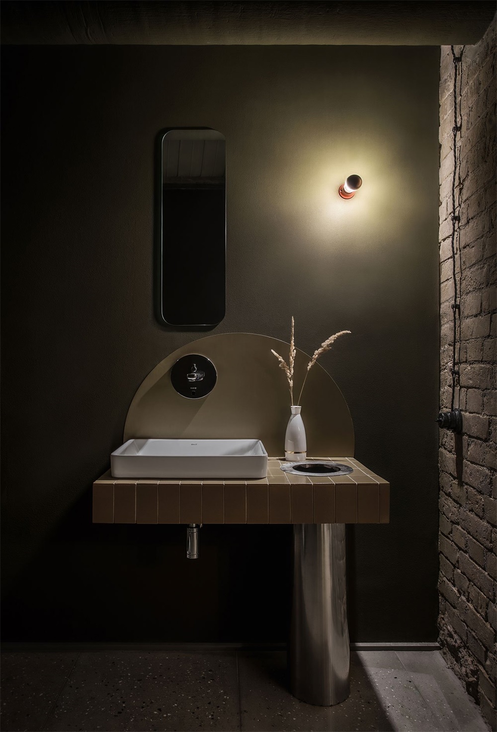 Balthazar地下酒吧,烏克蘭基輔,Rina Lovko,酒吧設計,餐飲空間,倉庫改造