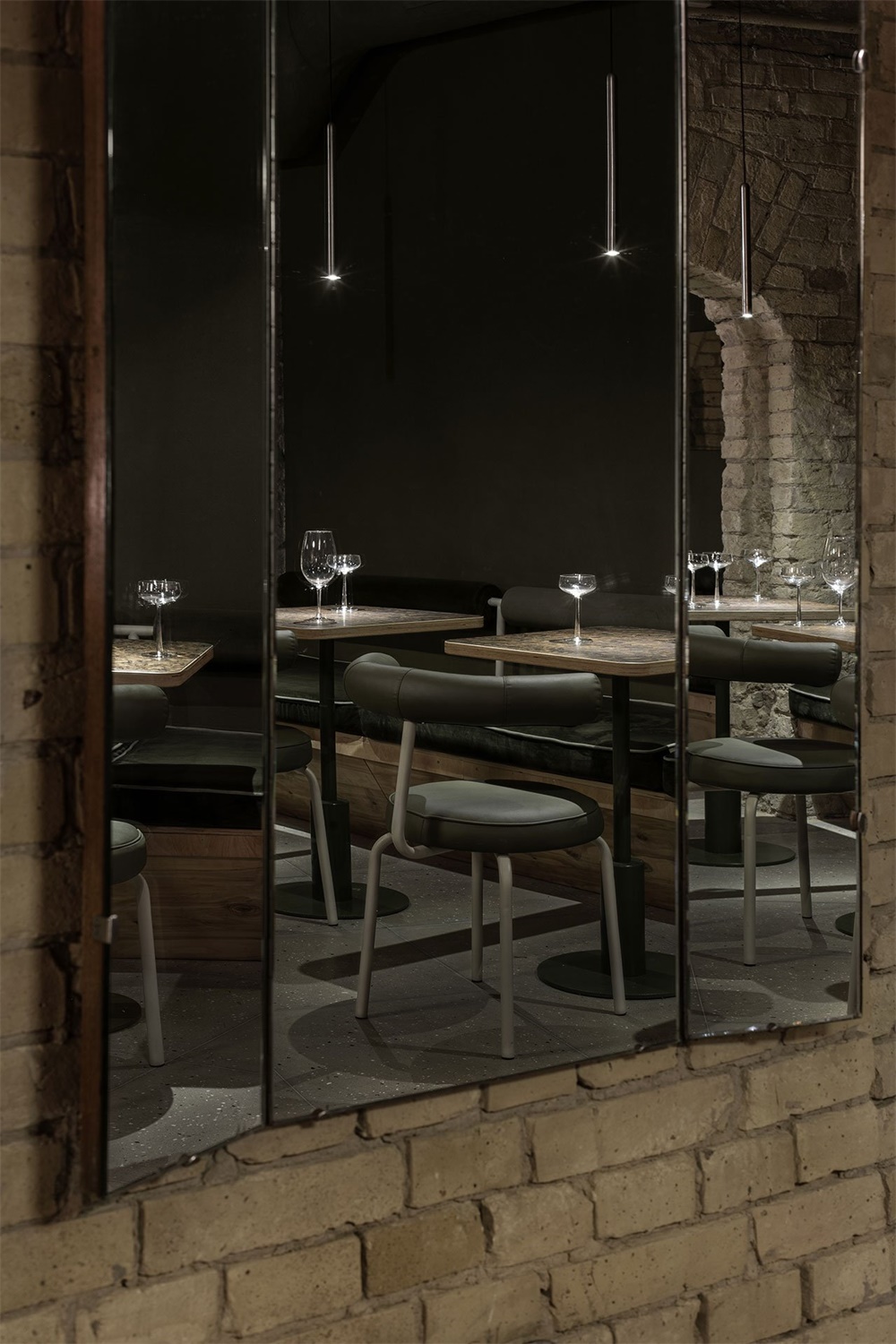 Balthazar地下酒吧,烏克蘭基輔,Rina Lovko,酒吧設計,餐飲空間,倉庫改造