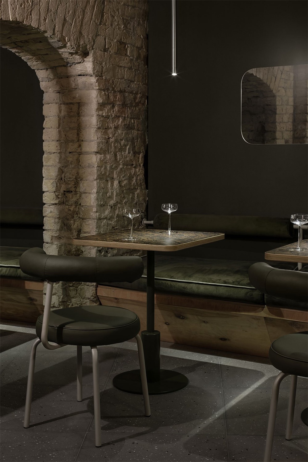 Balthazar地下酒吧,烏克蘭基輔,Rina Lovko,酒吧設計,餐飲空間,倉庫改造