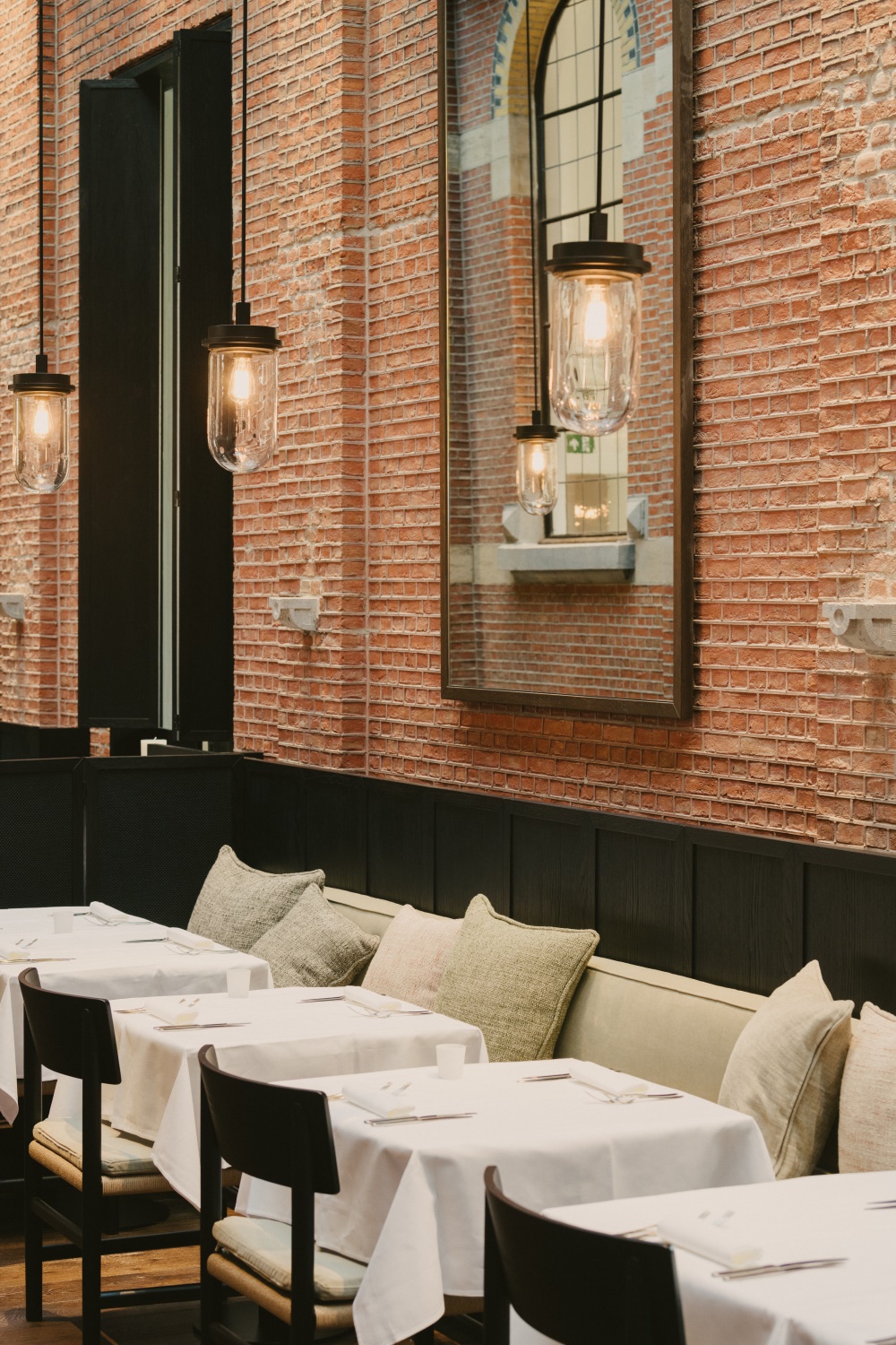 August酒店，比利時安特衛普，酒店設計，建築改造，VVDA&WCA