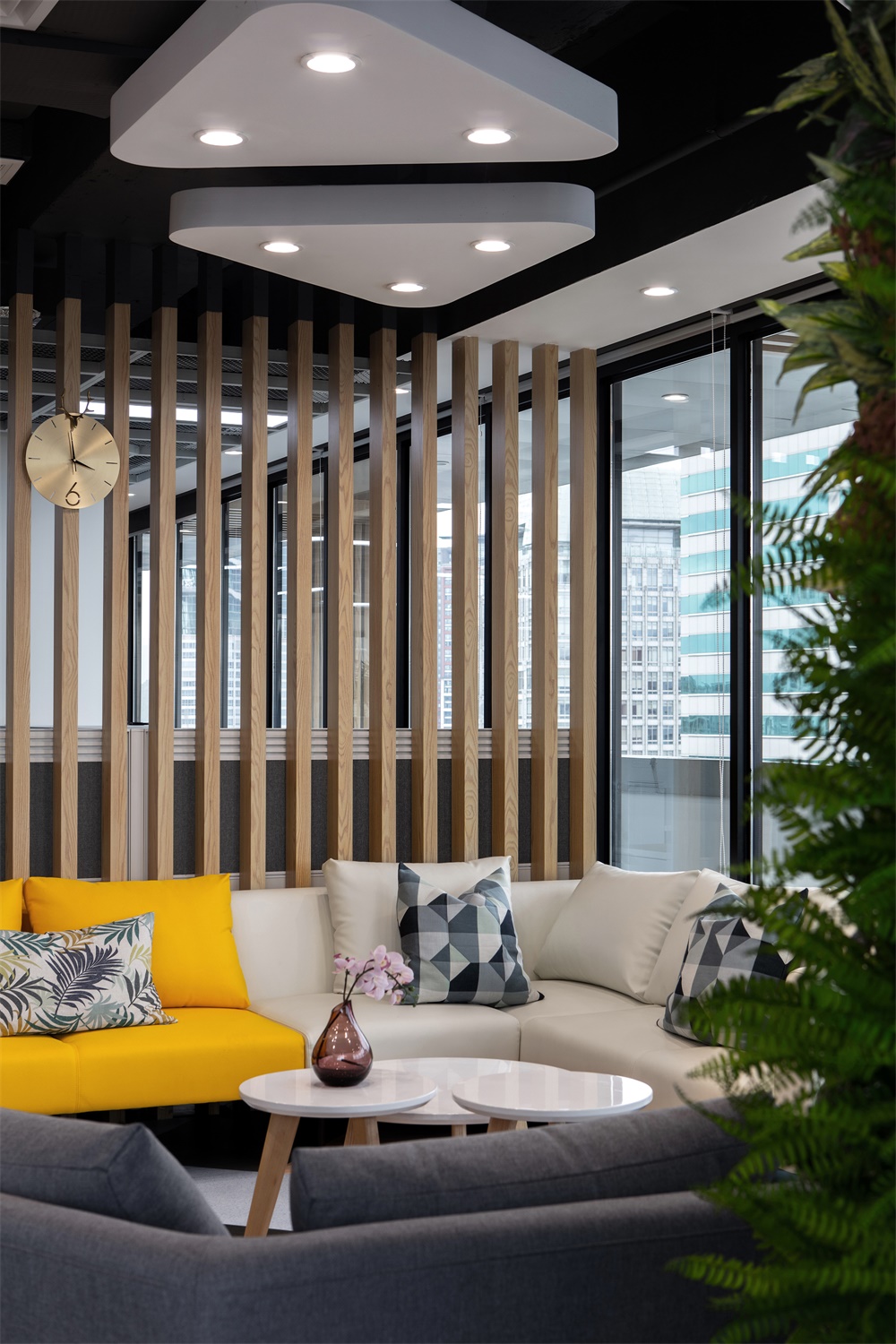 辦公空間,國內辦公室設計,深圳,振業集團子公司辦公室,裏外營造