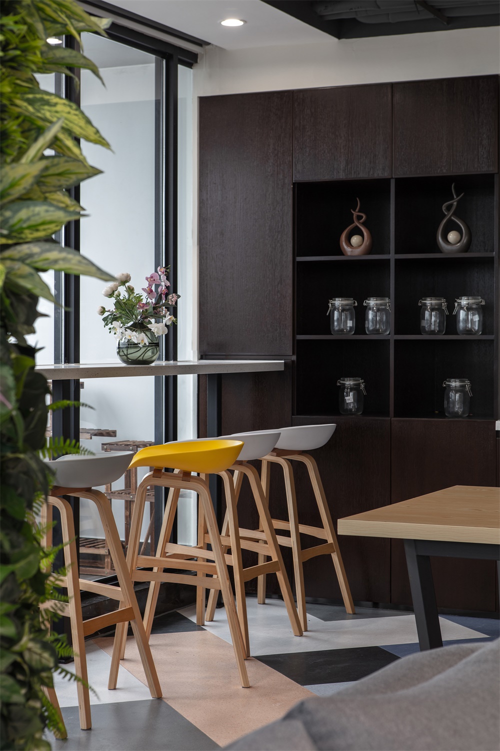 辦公空間,國內辦公室設計,深圳,振業集團子公司辦公室,裏外營造