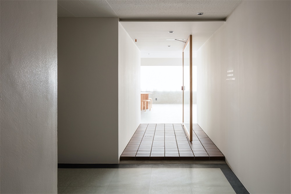 辦公空間，極簡辦公空間，大阪，辦公室設計，國外辦公室設計，Tsubasa Iwahashi Architects