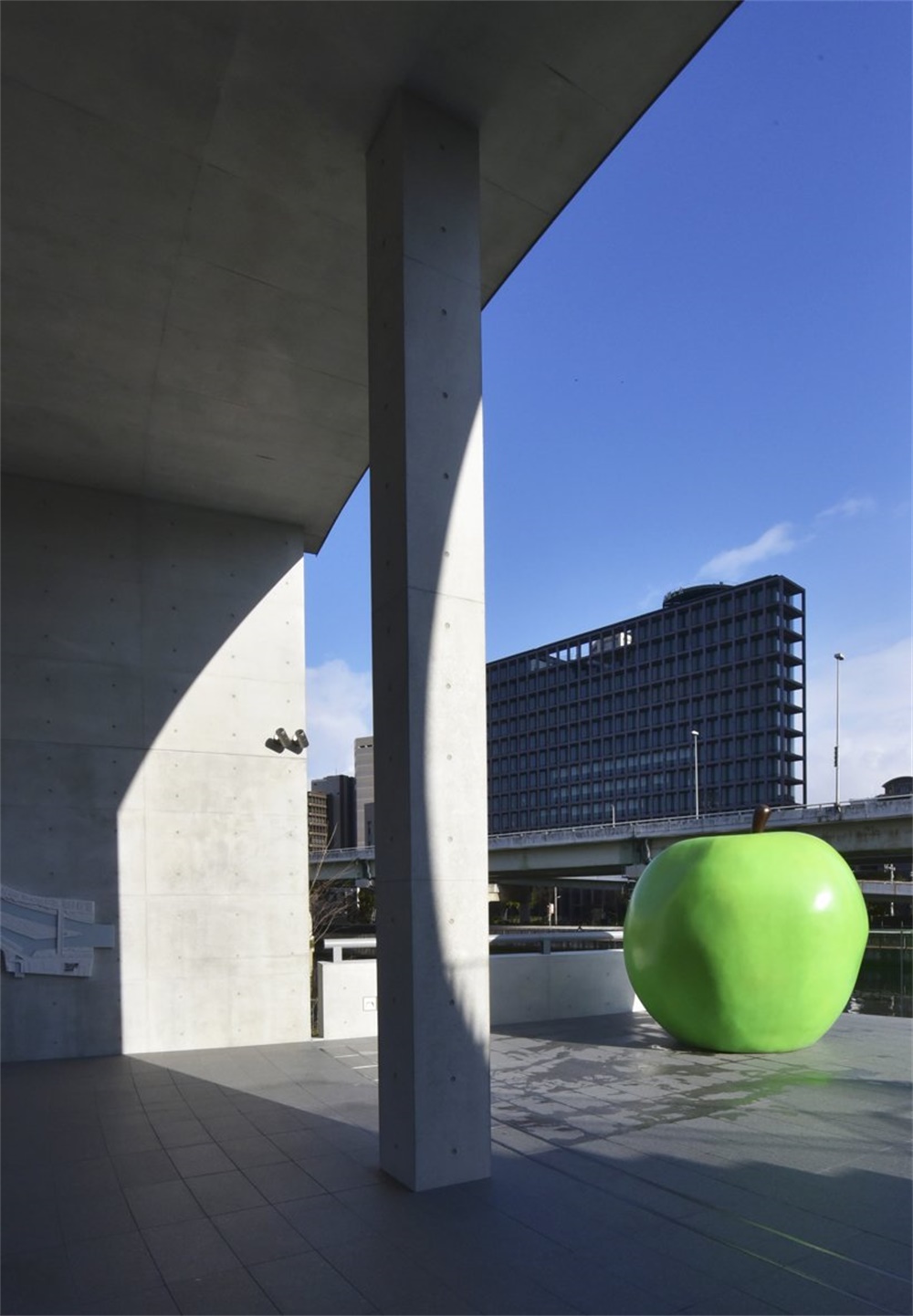 公共空間，安藤忠雄，圖書館設計，大阪，國外圖書館設計，混凝土建築