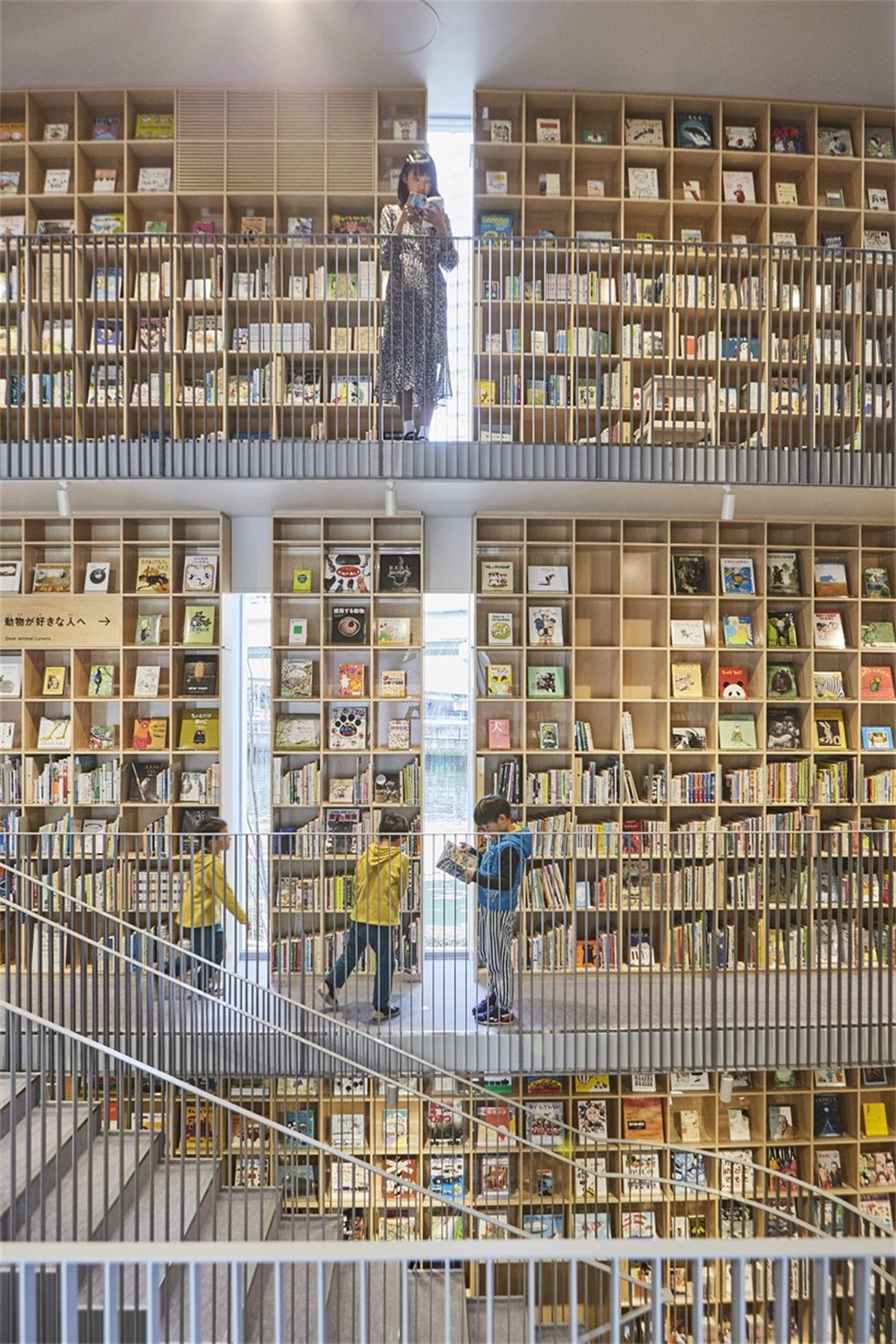 公共空間，安藤忠雄，圖書館設計，大阪，國外圖書館設計，混凝土建築