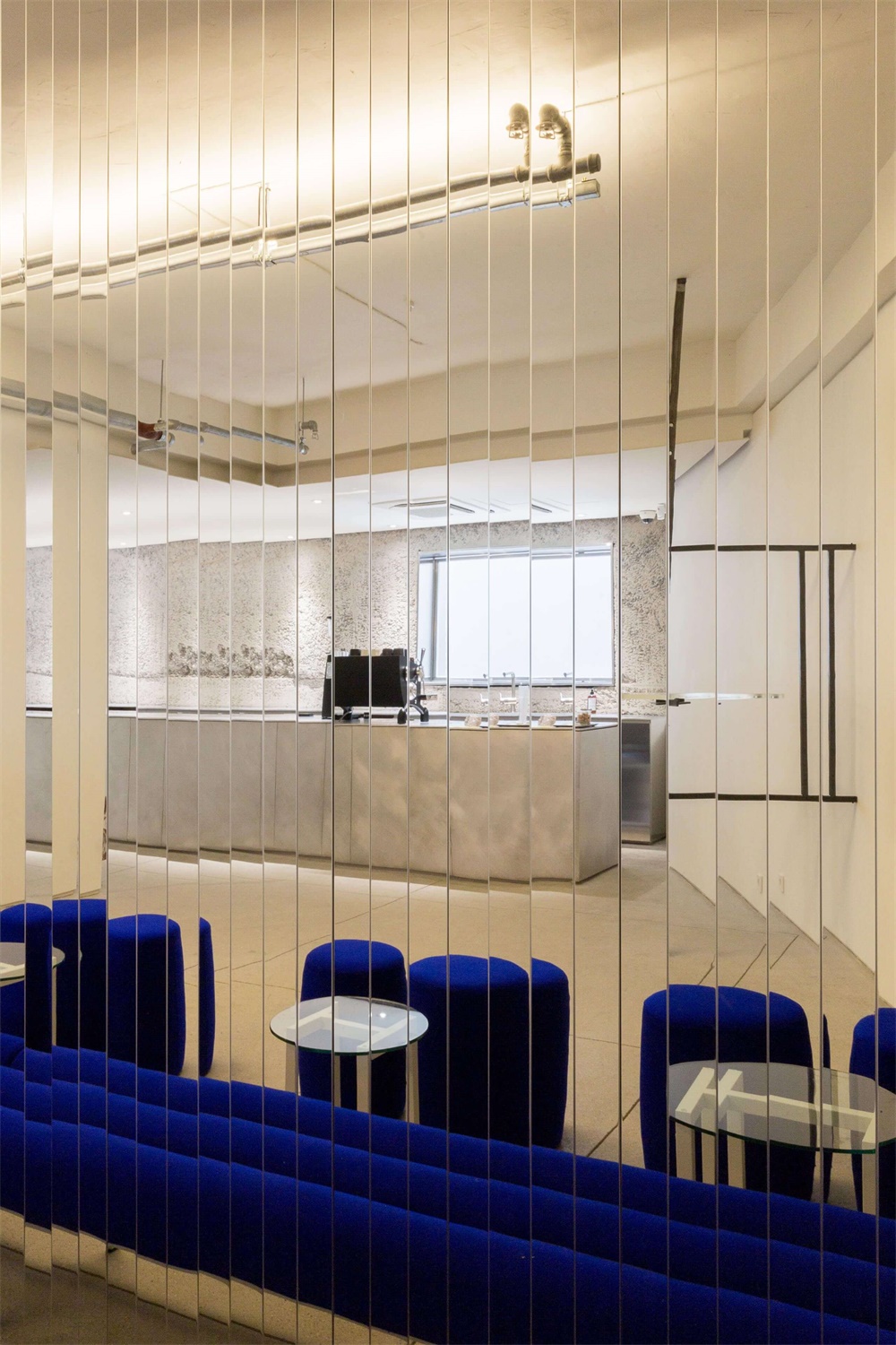 餐飲空間，首爾，咖啡廳設計，極簡主義空間，Studio Unravel