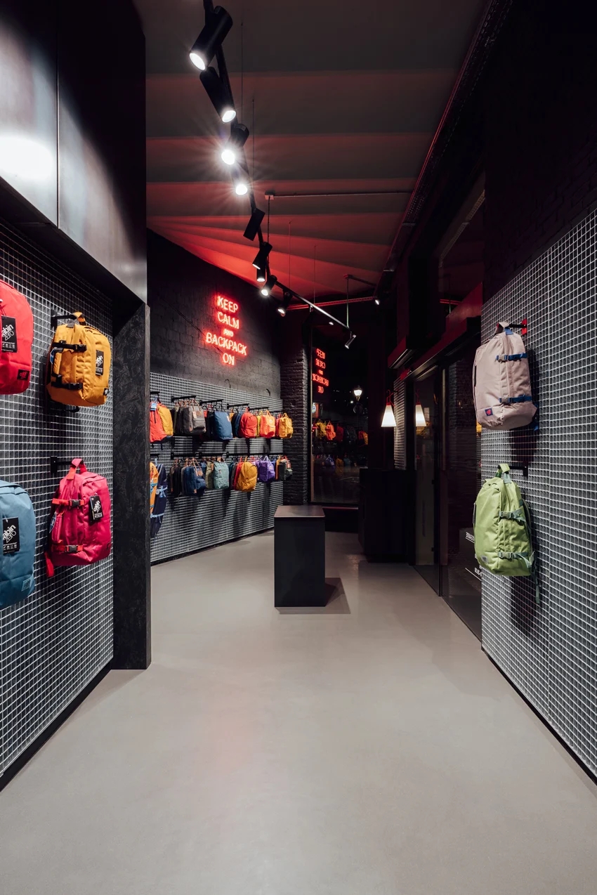 商業空間,零售空間,概念店設計,品牌店設計,巴塞羅那,CATBAG,箱包店鋪設計
