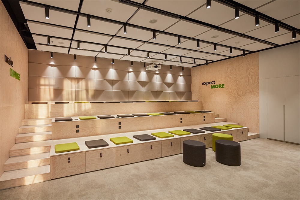 辦公空間，Deloitte，德勤會計師事務所，布拉格，辦公室設計，現代風格辦公室