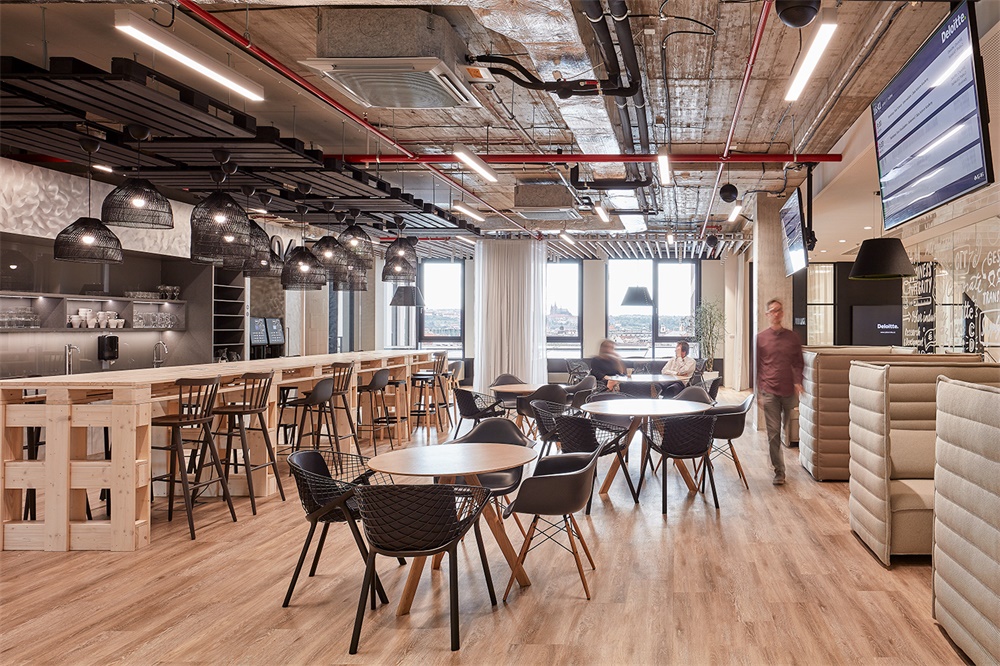 辦公空間，Deloitte，德勤會計師事務所，布拉格，辦公室設計，現代風格辦公室