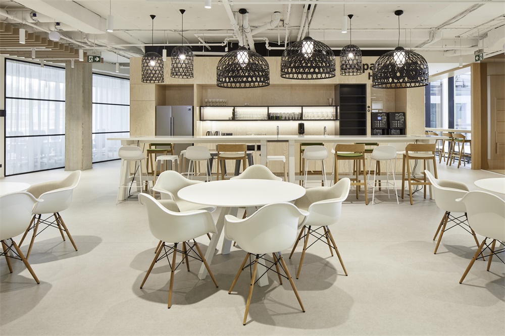 辦公空間，Deloitte，德勤會計師事務所，布拉格，辦公室設計，現代風格辦公室