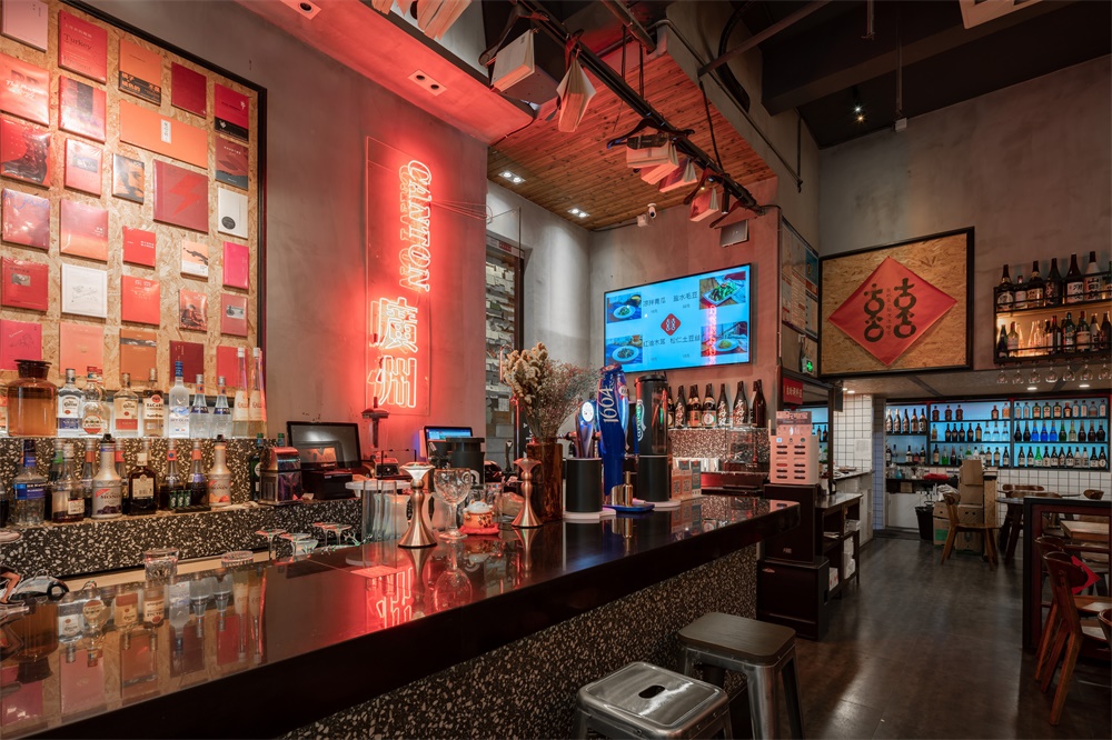 餐飲空間，水餃店設計，嬉皮士精神，廣州，負空間設計，loft工業風，喜喜水餃，項目投稿