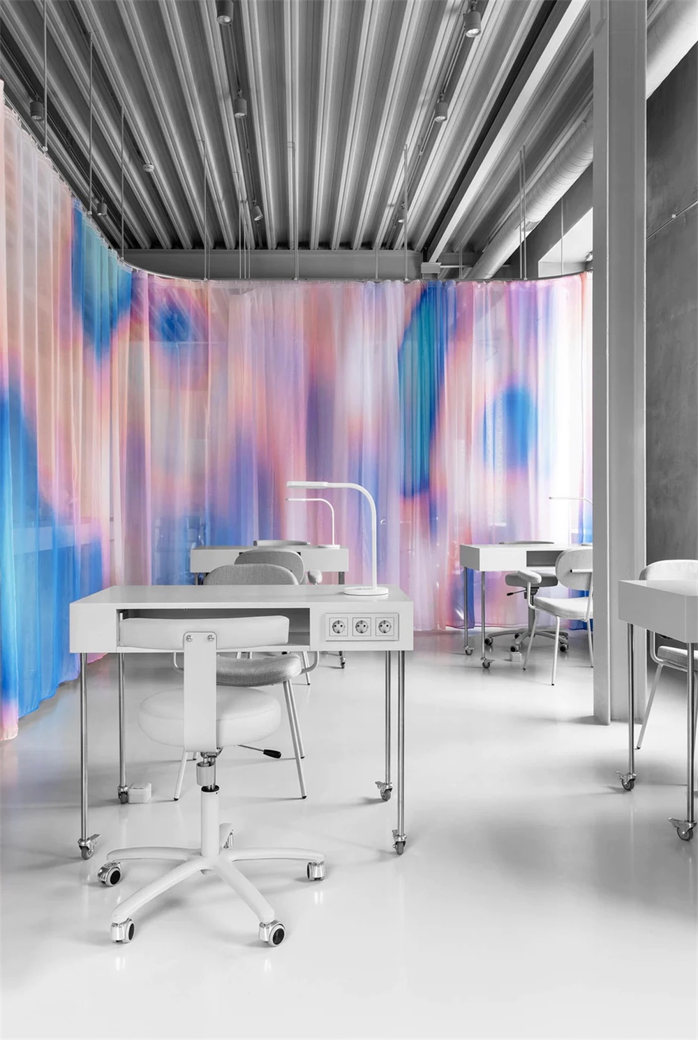 辦公空間,聯合辦公空間,美容聯合辦公空間,共享辦公室,國外聯合辦公空間,Eduard Eremchuk