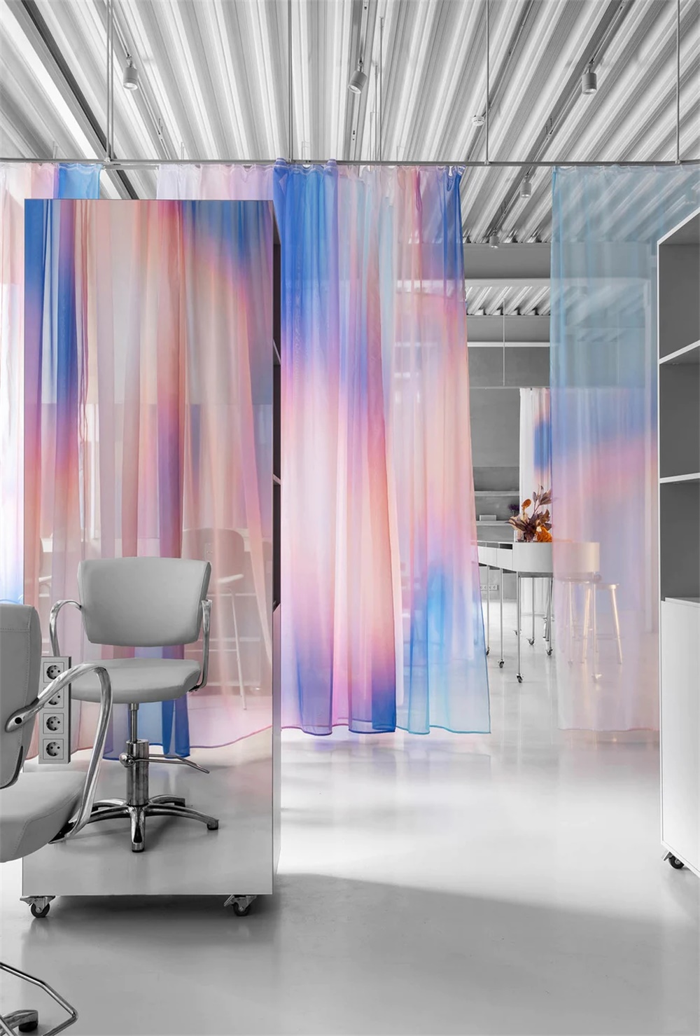 辦公空間,聯合辦公空間,美容聯合辦公空間,共享辦公室,國外聯合辦公空間,Eduard Eremchuk