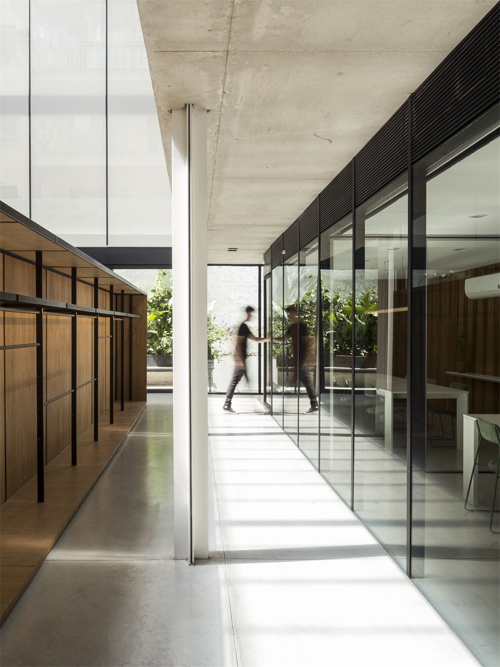 辦公空間,廠房改造,工業風辦公室,倉庫陳列室,紡織品公司辦公室,建築立麵改造設計