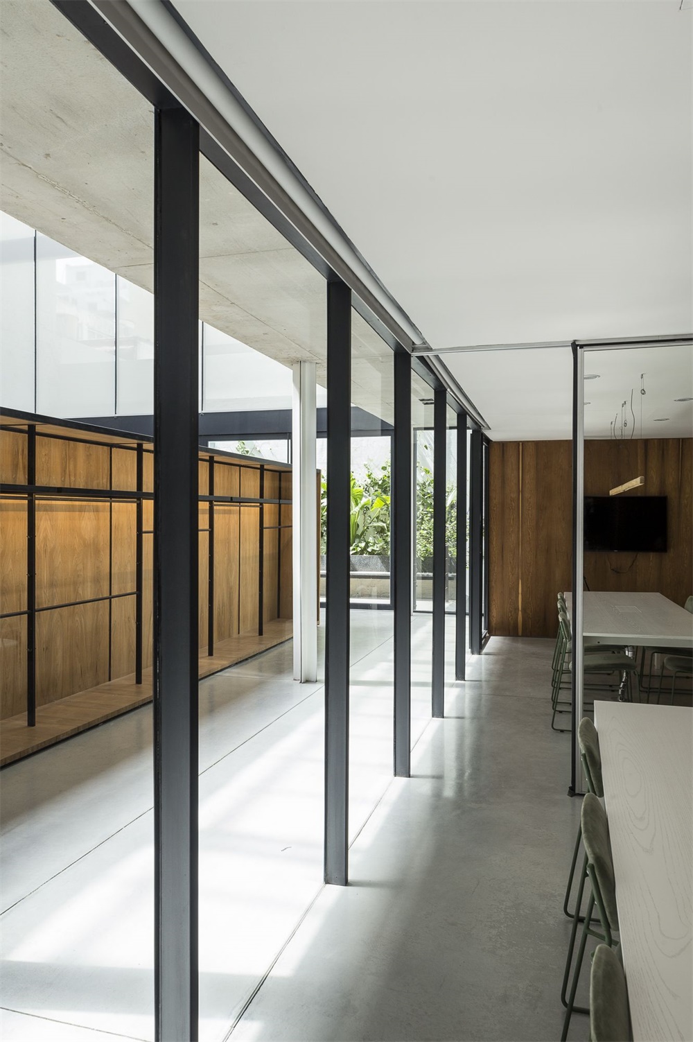 辦公空間,廠房改造,工業風辦公室,倉庫陳列室,紡織品公司辦公室,建築立麵改造設計