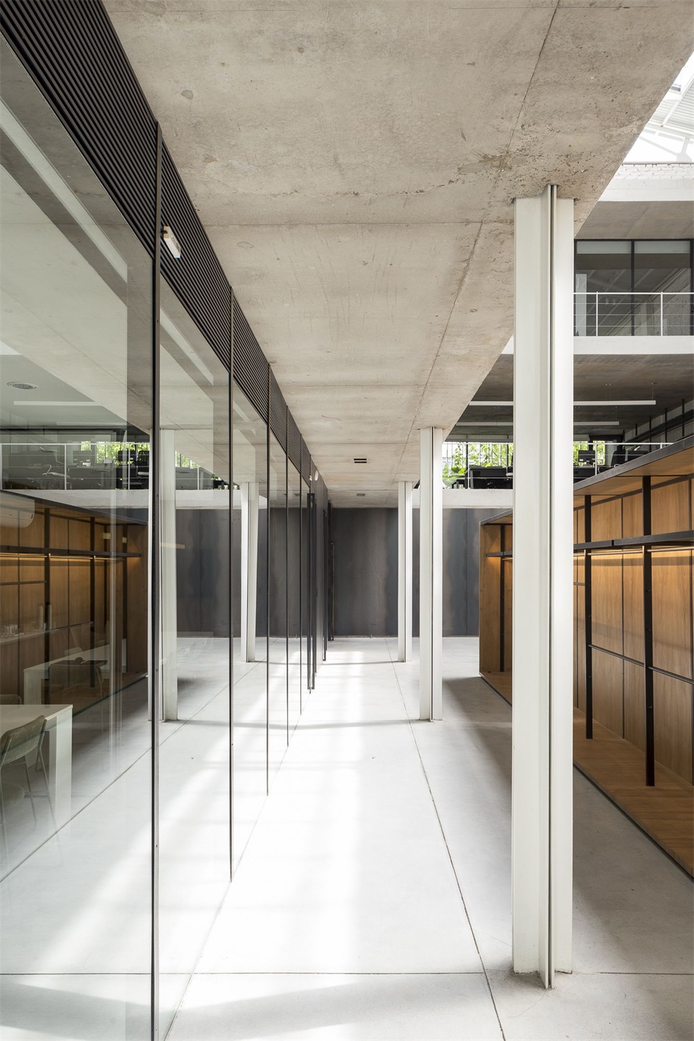 辦公空間,廠房改造,工業風辦公室,倉庫陳列室,紡織品公司辦公室,建築立麵改造設計