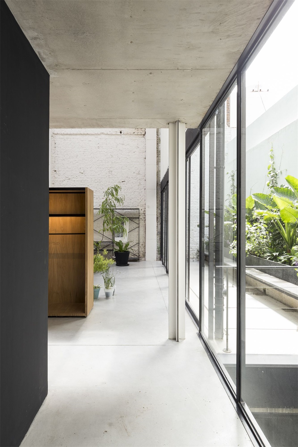 辦公空間,廠房改造,工業風辦公室,倉庫陳列室,紡織品公司辦公室,建築立麵改造設計