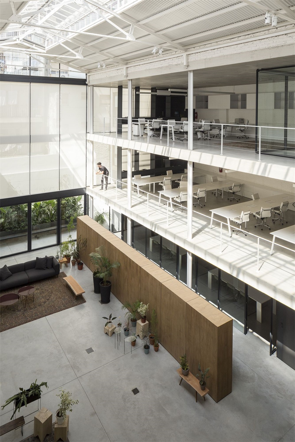 辦公空間,廠房改造,工業風辦公室,倉庫陳列室,紡織品公司辦公室,建築立麵改造設計