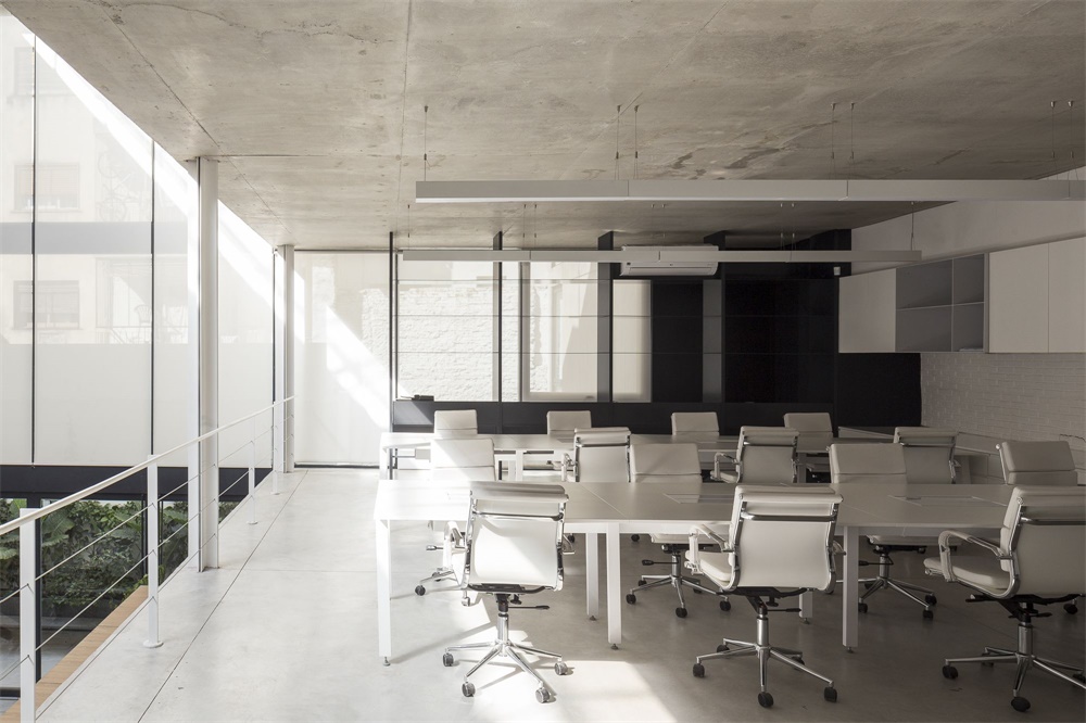 辦公空間,廠房改造,工業風辦公室,倉庫陳列室,紡織品公司辦公室,建築立麵改造設計