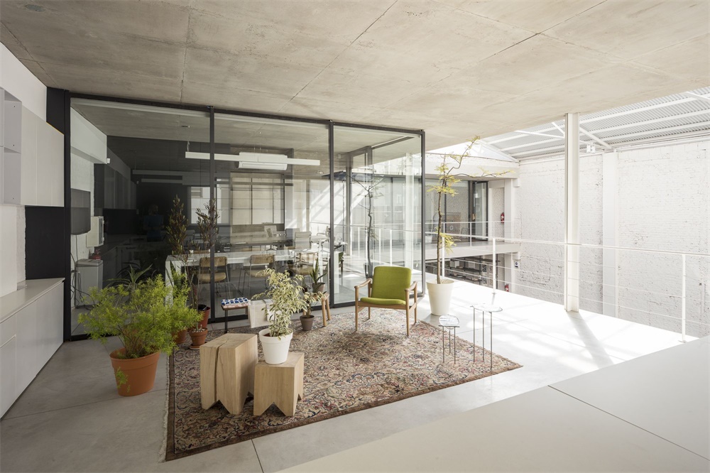 辦公空間,廠房改造,工業風辦公室,倉庫陳列室,紡織品公司辦公室,建築立麵改造設計