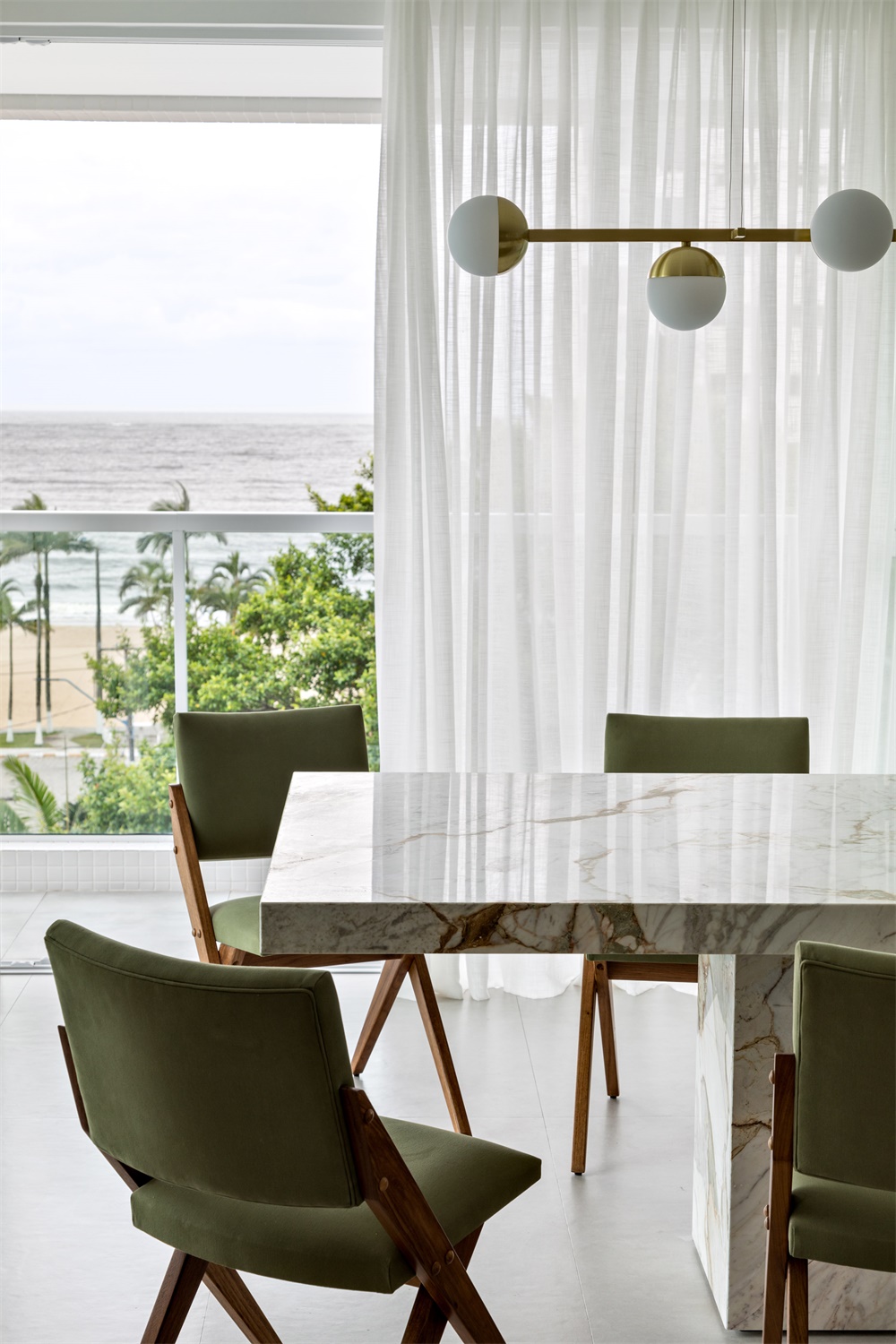 住宅空間，海邊度假公寓，翻新設計，現代公寓設計，度假公寓設計，Leandro Garcia