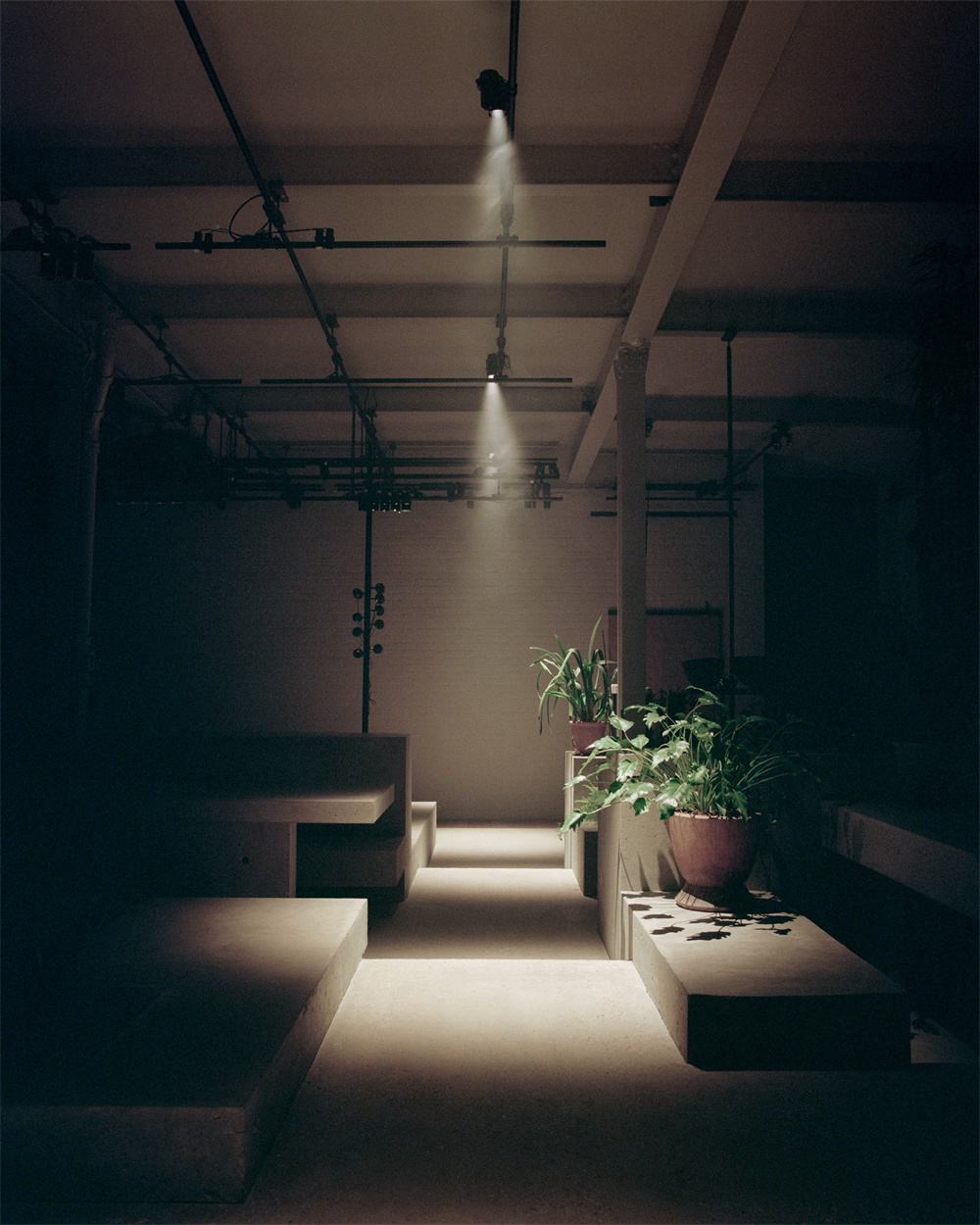 辦公空間，廠房改造，工業風辦公室，倫敦，照明品牌辦公室，PSLab照明