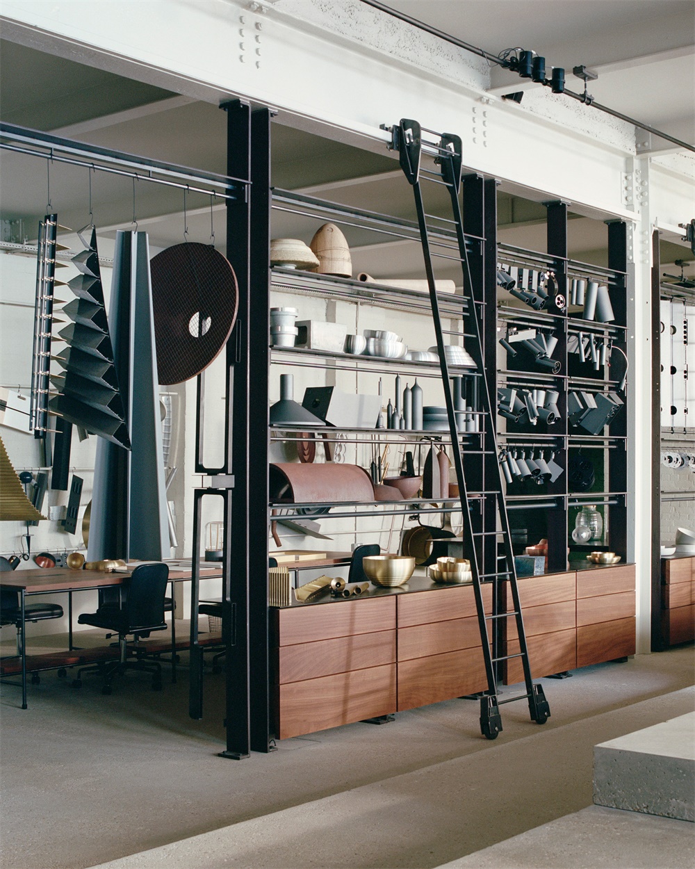 辦公空間，廠房改造，工業風辦公室，倫敦，照明品牌辦公室，PSLab照明