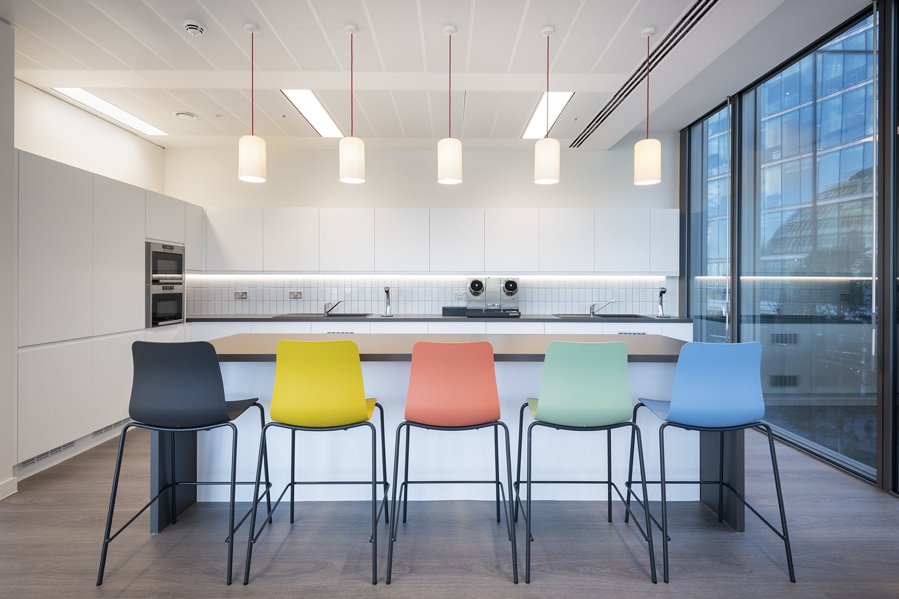 辦公室設計,辦公空間設計,國外辦公室設計,列車運營公司辦公室,開放式辦公室設計,現代風格辦公室設計