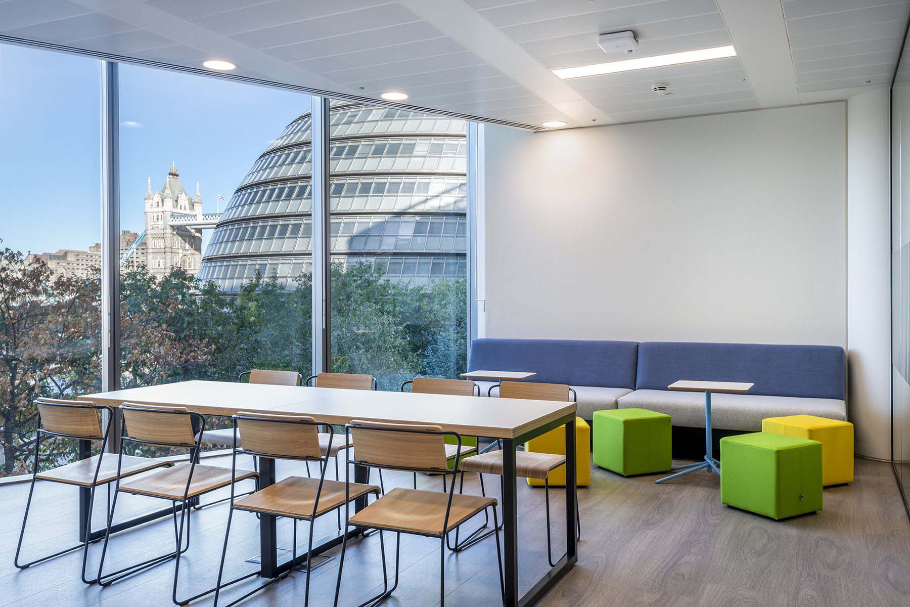 辦公室設計,辦公空間設計,國外辦公室設計,列車運營公司辦公室,開放式辦公室設計,現代風格辦公室設計