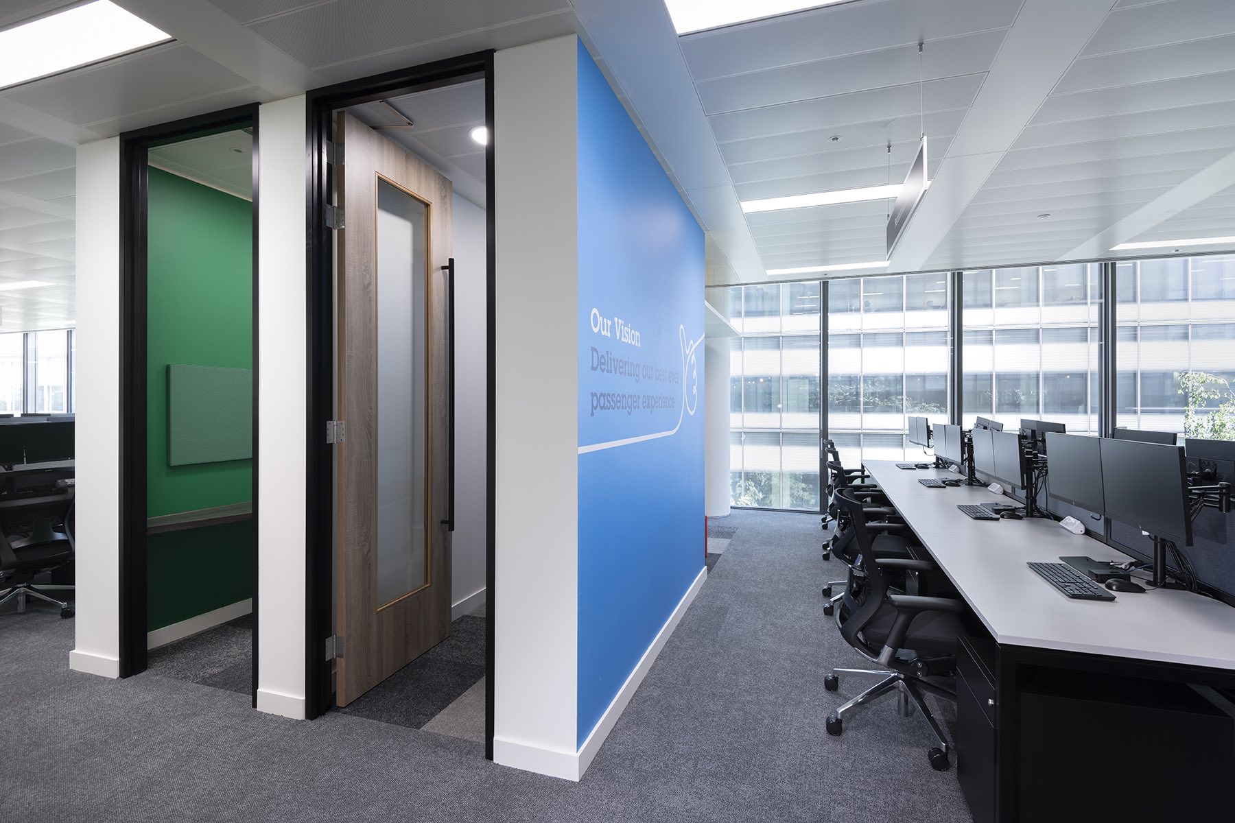 辦公室設計,辦公空間設計,國外辦公室設計,列車運營公司辦公室,開放式辦公室設計,現代風格辦公室設計