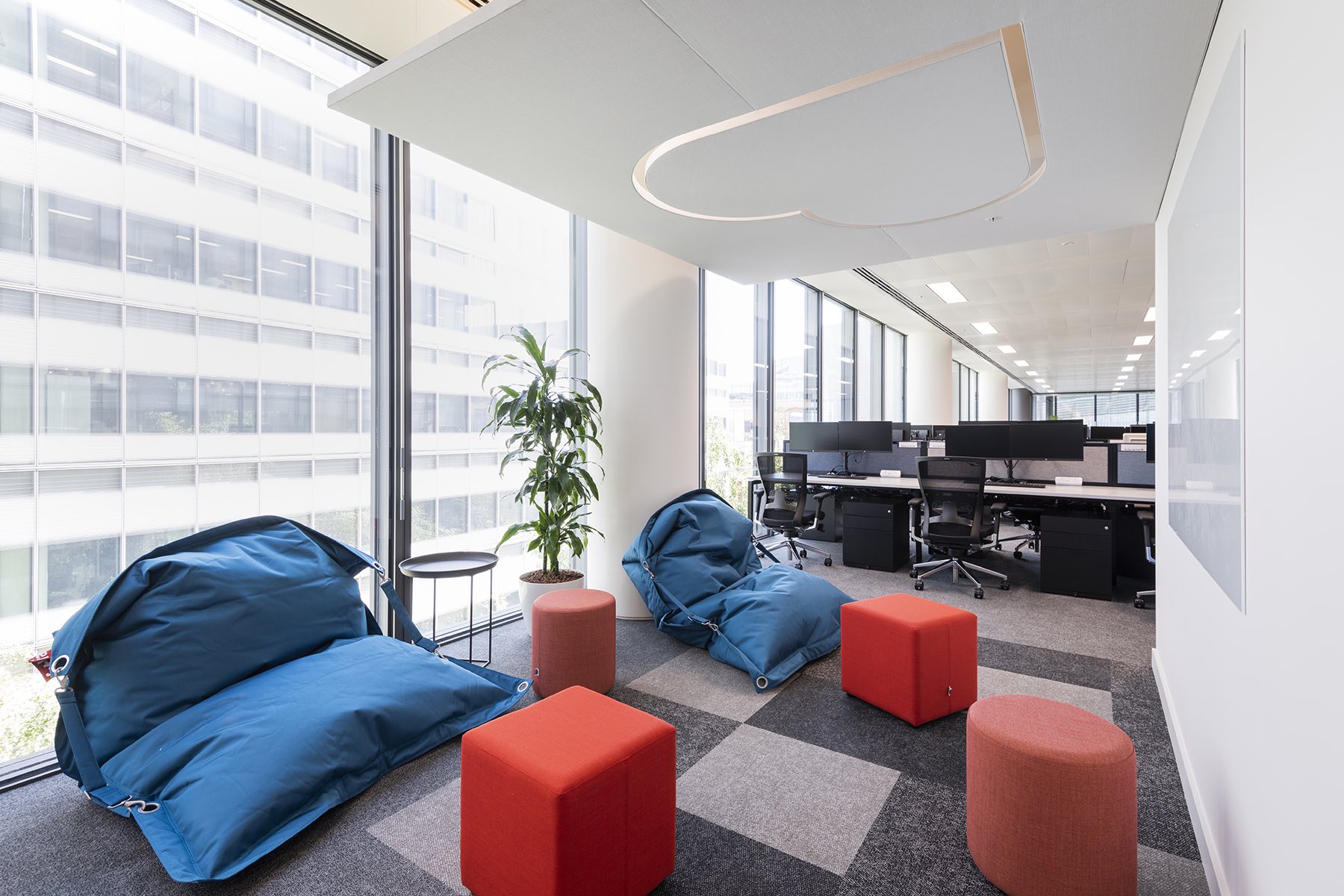 辦公室設計,辦公空間設計,國外辦公室設計,列車運營公司辦公室,開放式辦公室設計,現代風格辦公室設計