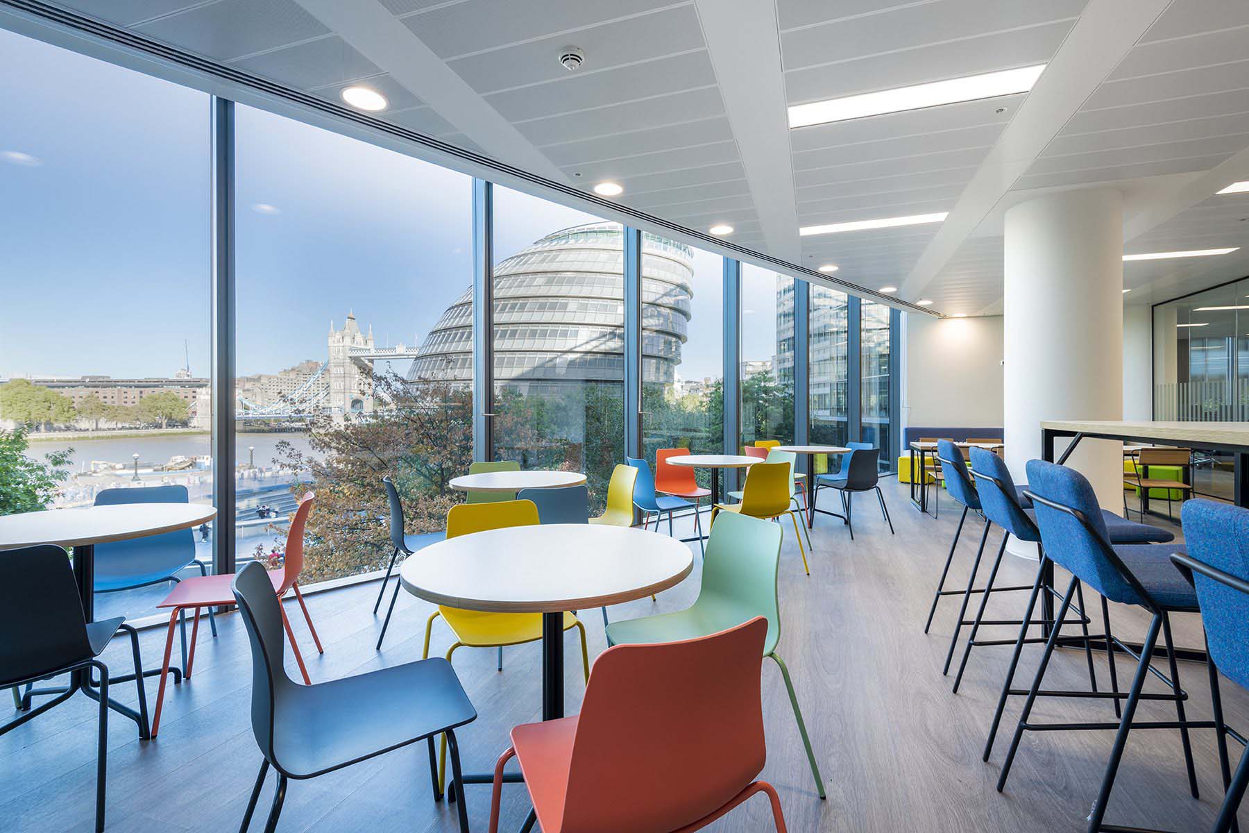 辦公室設計,辦公空間設計,國外辦公室設計,列車運營公司辦公室,開放式辦公室設計,現代風格辦公室設計